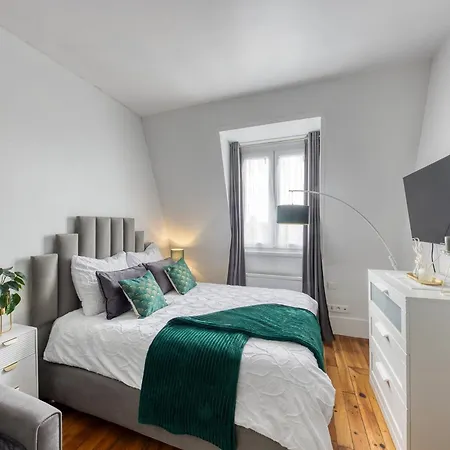 Le Cosy ,3 Mn De La Gare ,vincennes Porte De Paris Apartment *